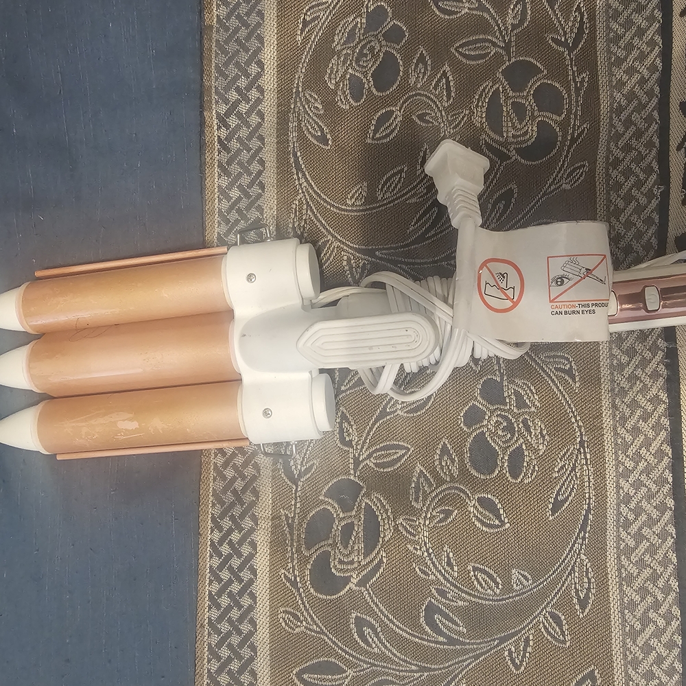 Gold and White Hair Waver